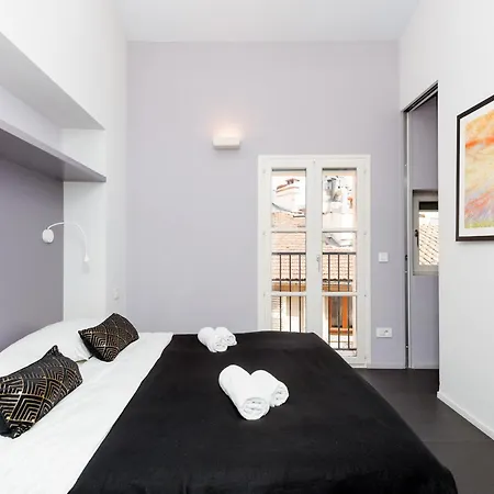Golden Bay Yourhosthelper Cannes